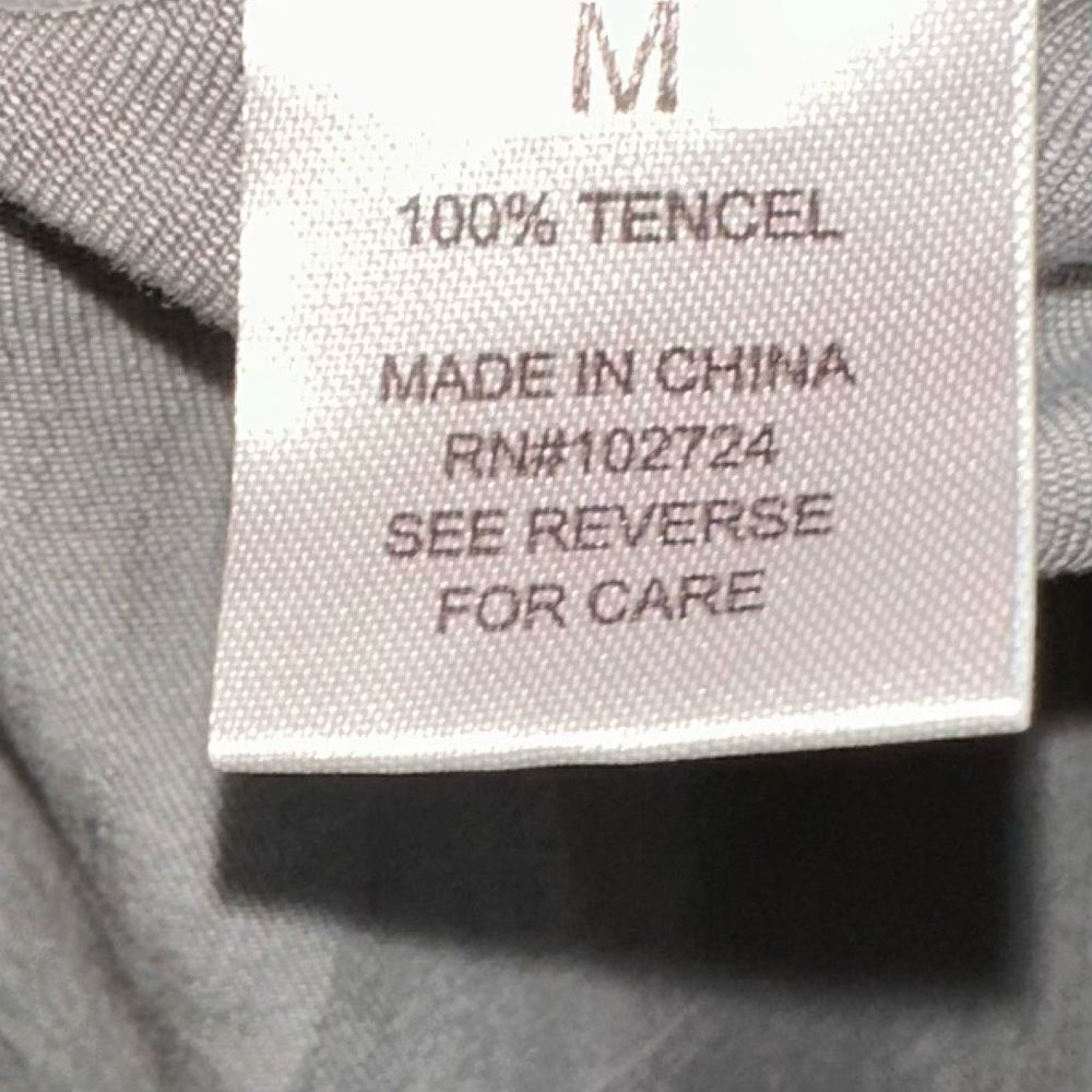 Hester’s & Orchard Womens Gray Tencel Top Medium Button Front Raw Sharkbite Hem - Picture 10 of 11